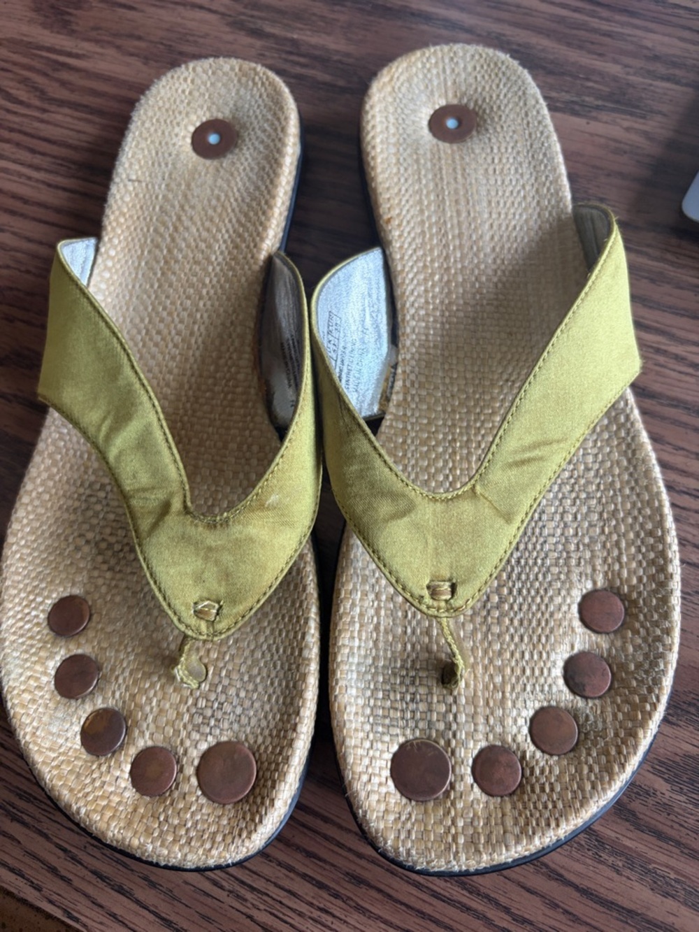 Juil earthing flip flops/ thongs/ slides, sz 8, green